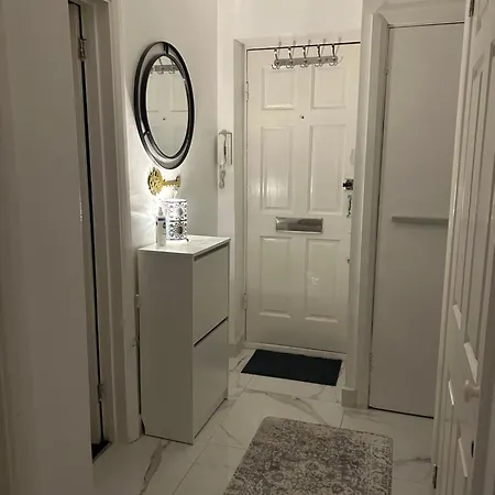 One Bedroom Flat In Chiswick W4 London Exterior foto