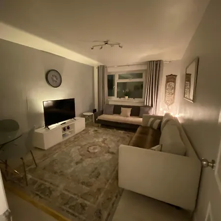 One Bedroom Flat In Chiswick W4 London Exterior foto