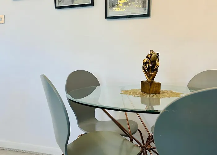 One Bedroom Flat In Chiswick W4