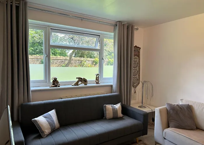 One Bedroom Flat In Chiswick W4