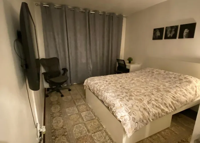 One Bedroom Flat In Chiswick W4